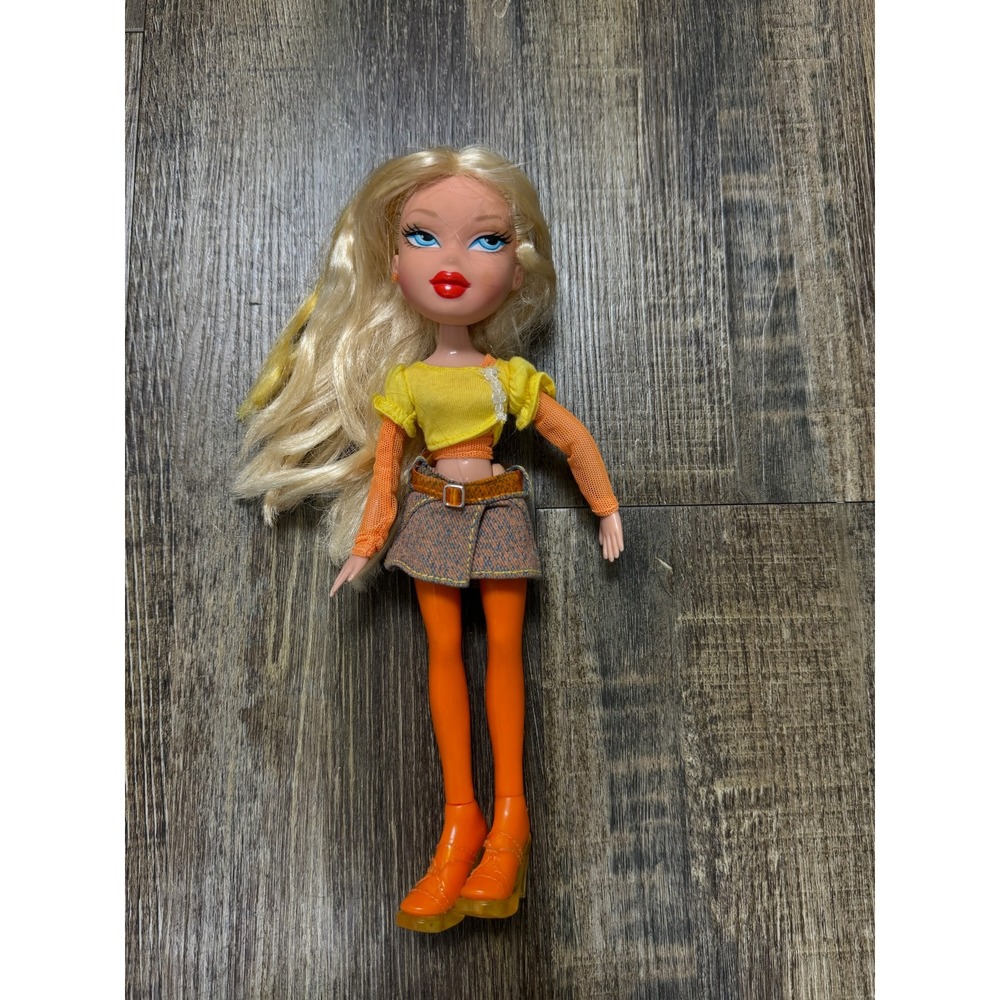 Bratz Cloe Doll 2001 MGA Entertainment Blonde Hair Blue Eyes Y2K Fashion 10 inch